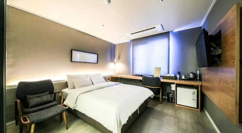 Blvd Hotel - photo 31