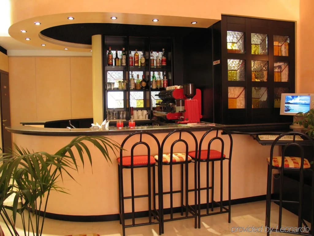 Hotel Garibaldi - photo 11