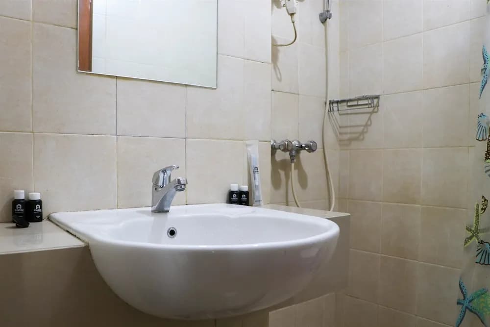 Compact And Elegant Studio Maple Park Sunter Apartment - photo 7