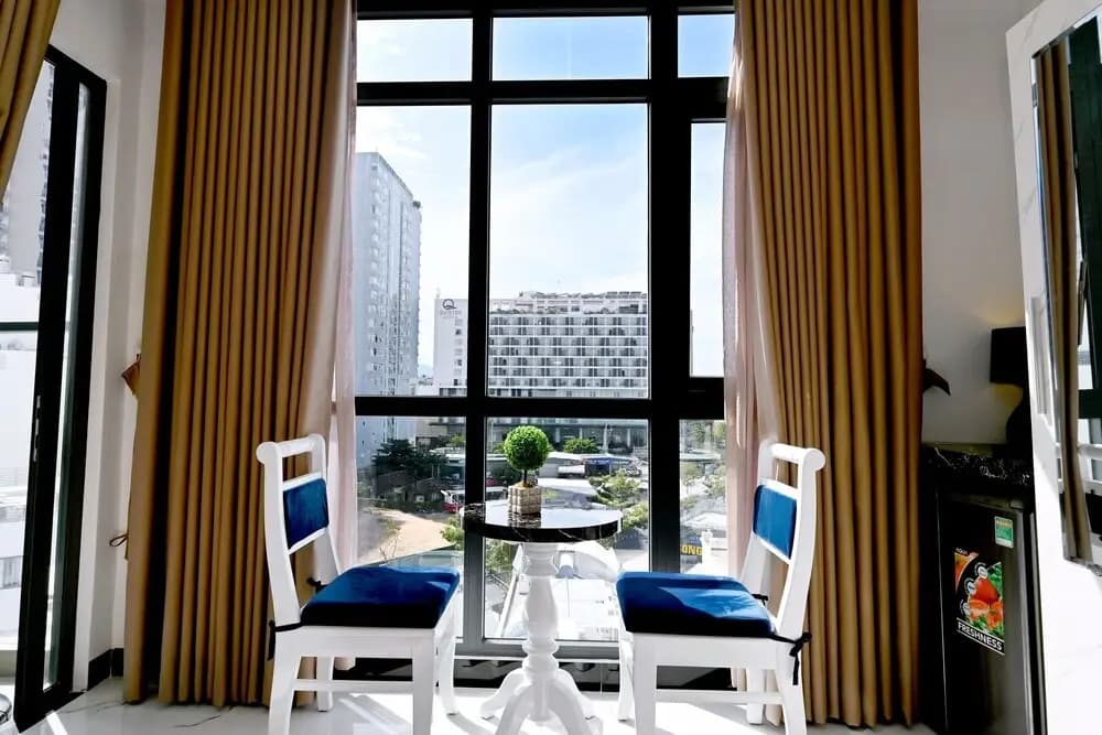 Ten Dollars Hotel - photo 8