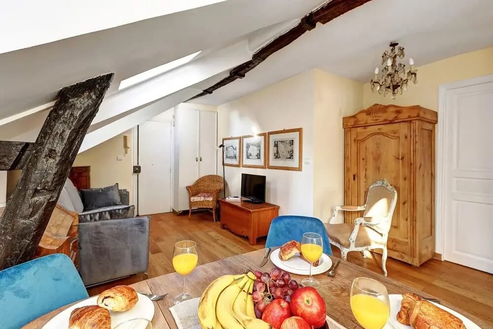 Comfortable 1BR in Latin Quarter - photo 9