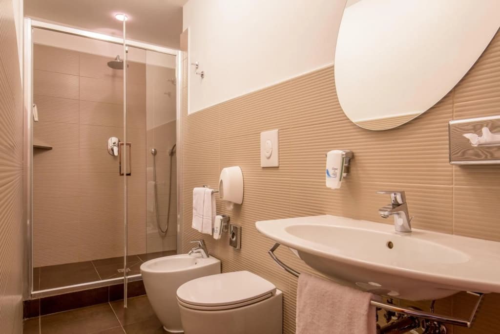 Best Western Plus Globus Hotel - photo 9