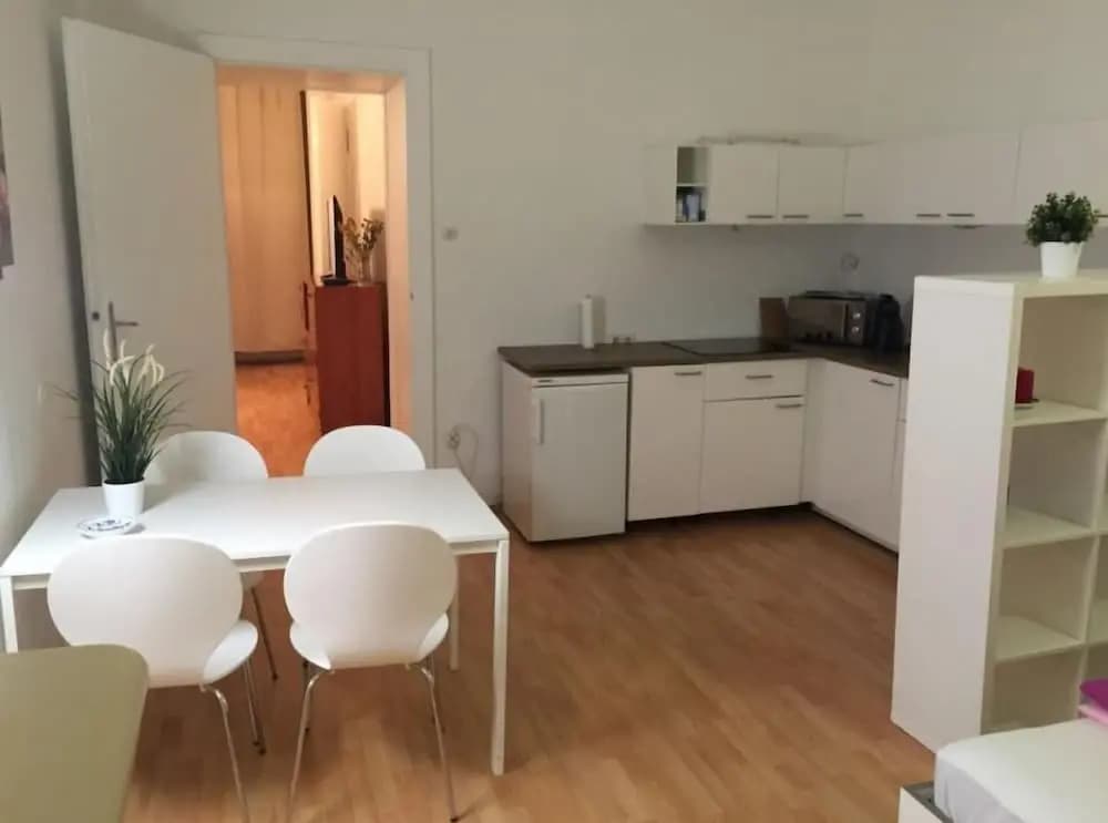 Apartment- Schottenfeldgasse - photo 3
