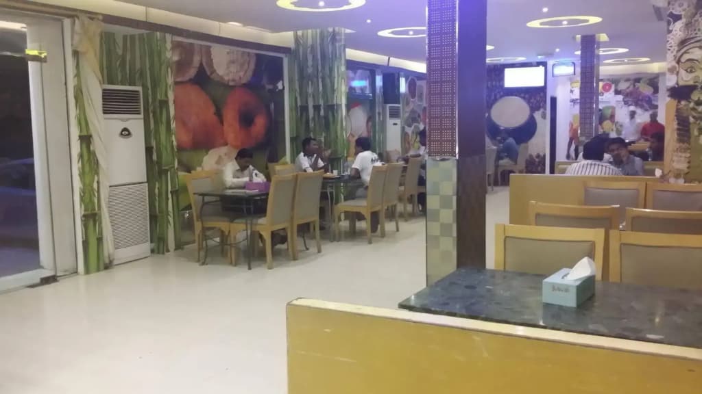 Savoy Inn Hotel - photo 17