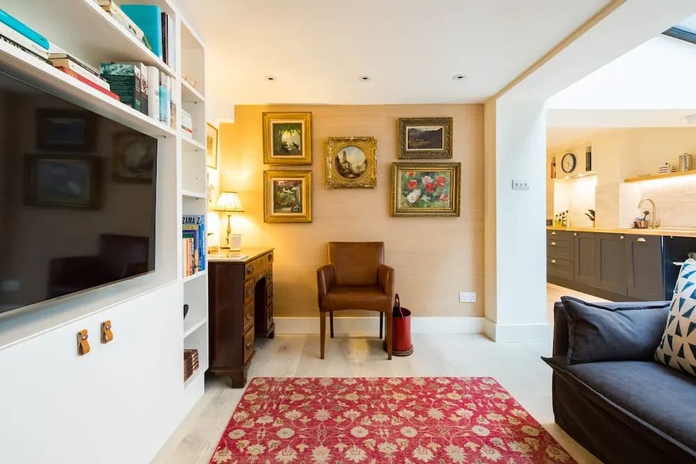 Quiet Classical/modern Designer Garden Flat - photo 6