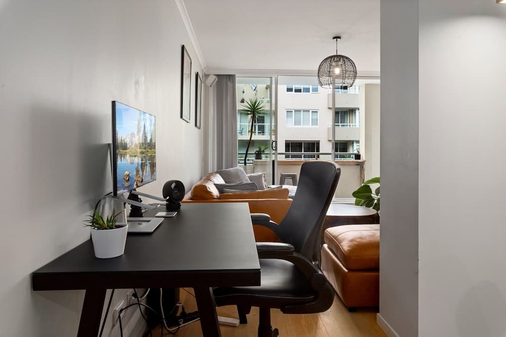 Spacious 1 Bed Near Manly Beach - photo 7