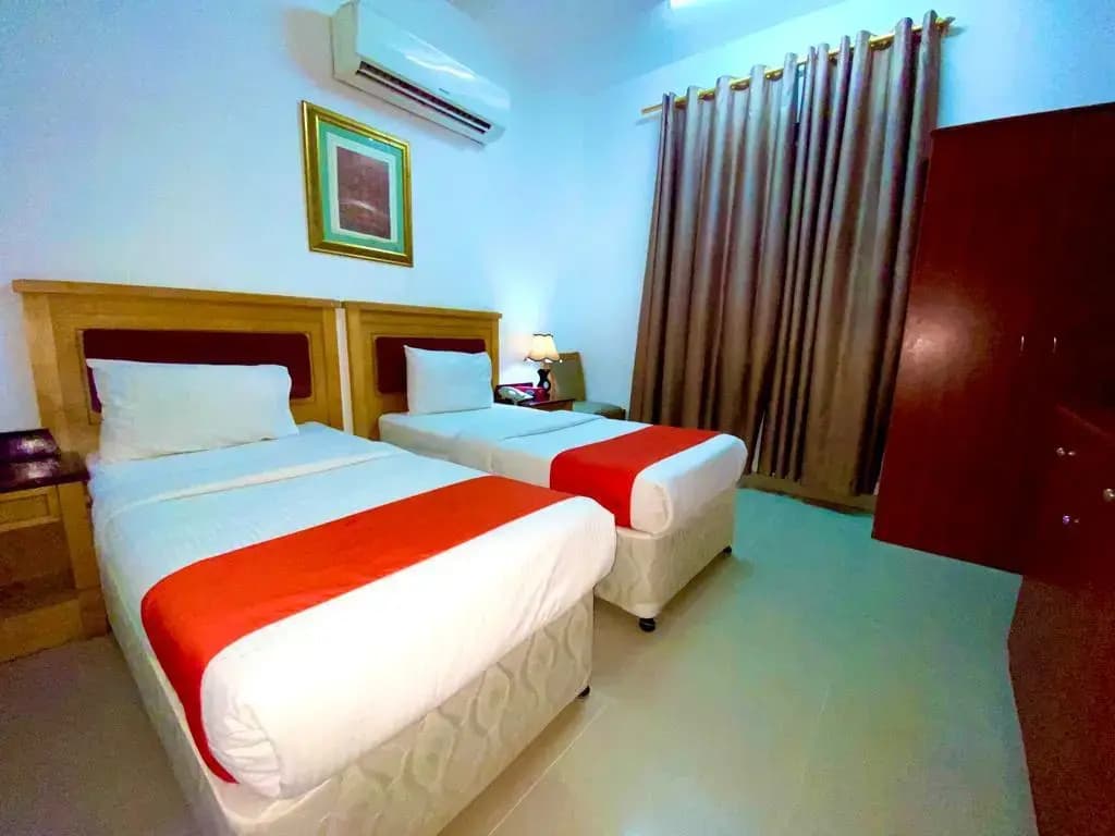 Savoy Inn Hotel - photo 30