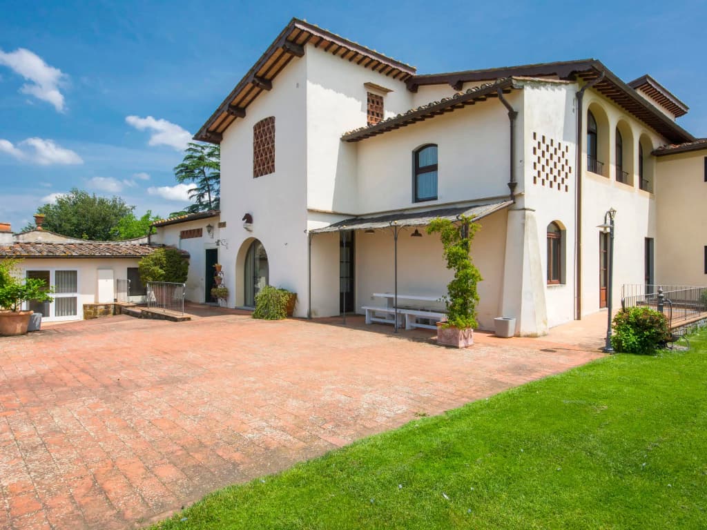 Carraia - main photo
