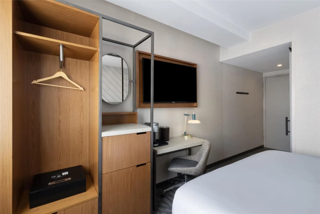 Hampton Inn Long Island City  NY - photo 19