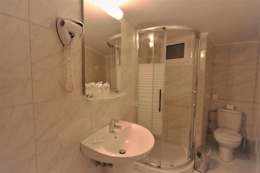 Adams Hotel - photo 8