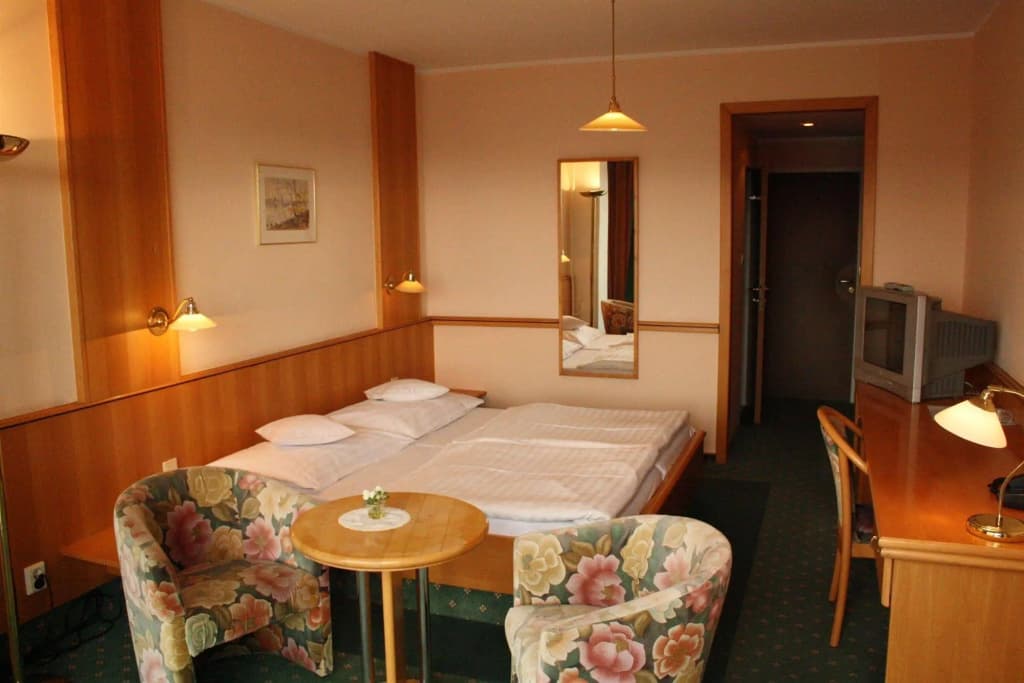 Hotel Monica - photo 2
