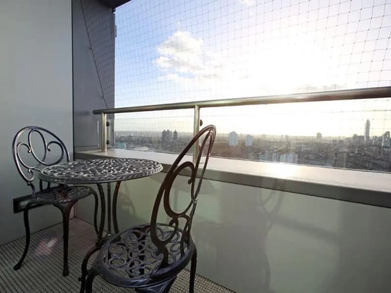 Veeve  Views Over Big Ben and The River Thames Central London 3 Bed - photo 4