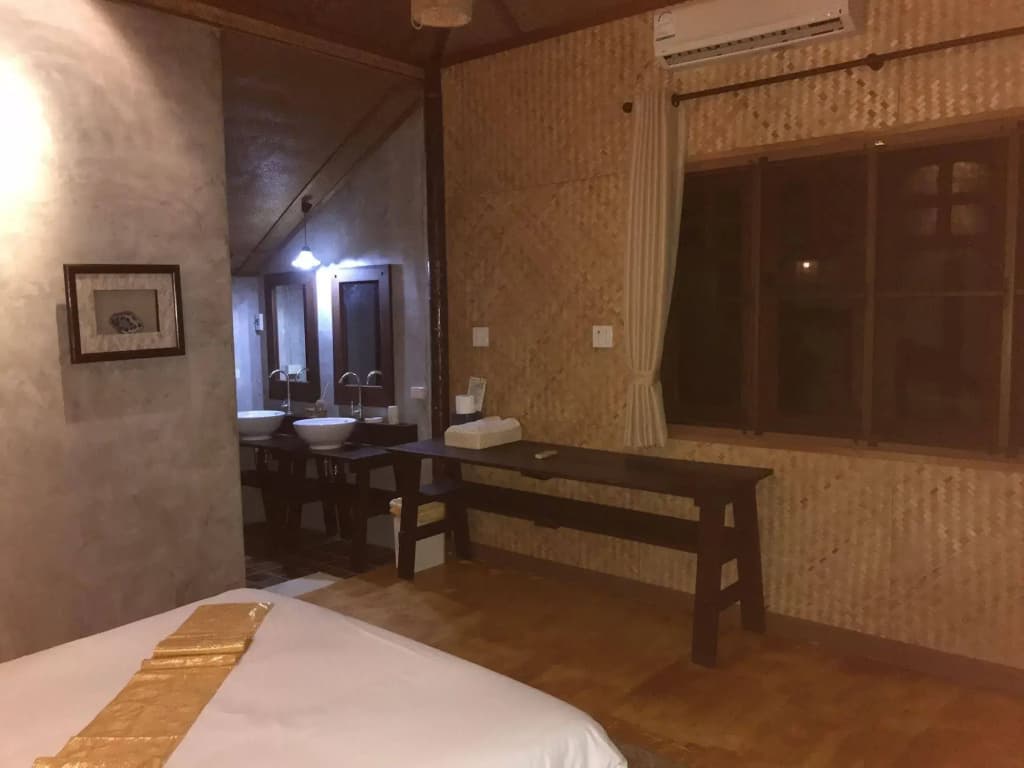 J2B Beach Bungalows - photo 12