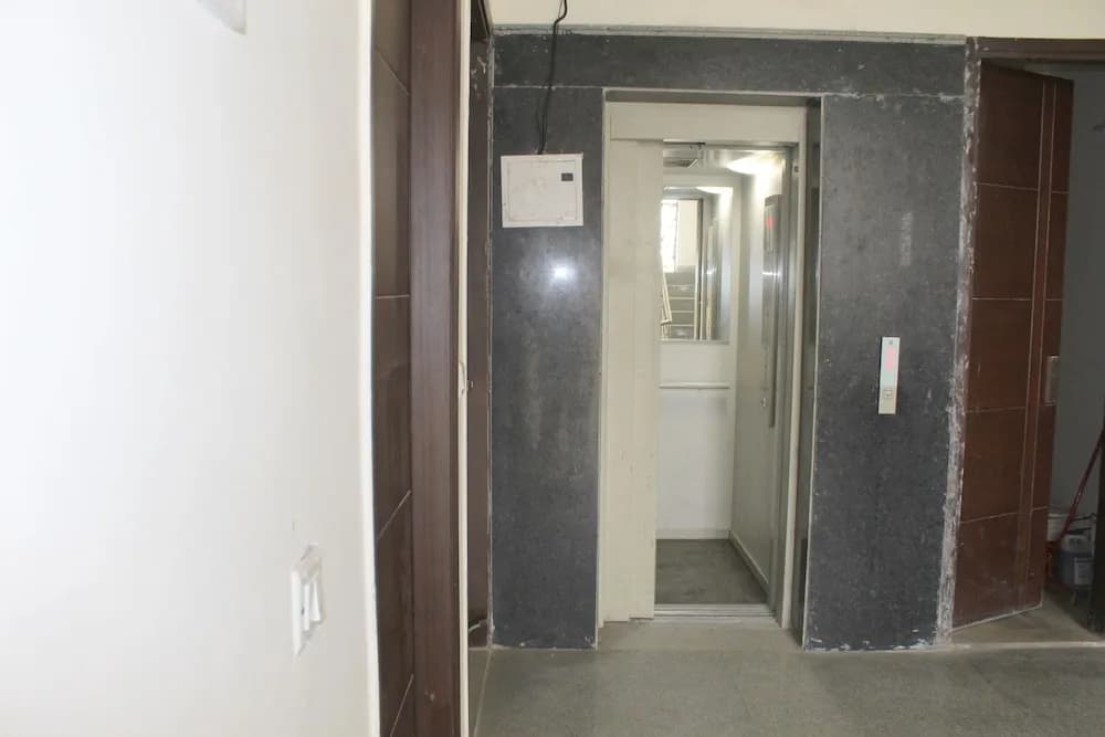 South Delhi Inn - photo 14