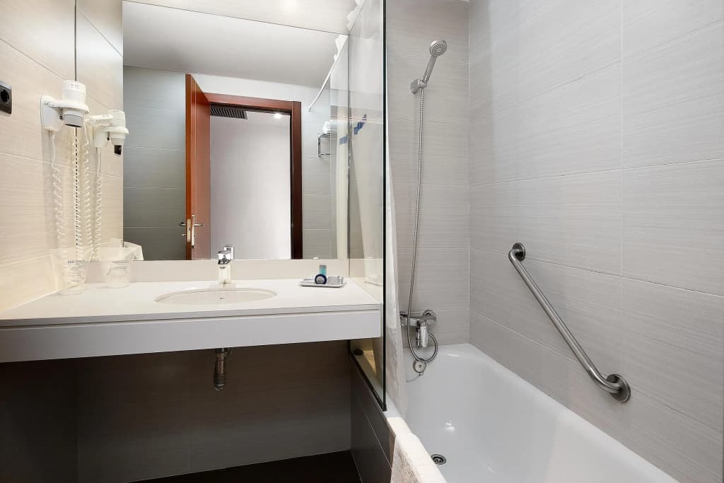 Arco Barcelona Hotel - photo 8