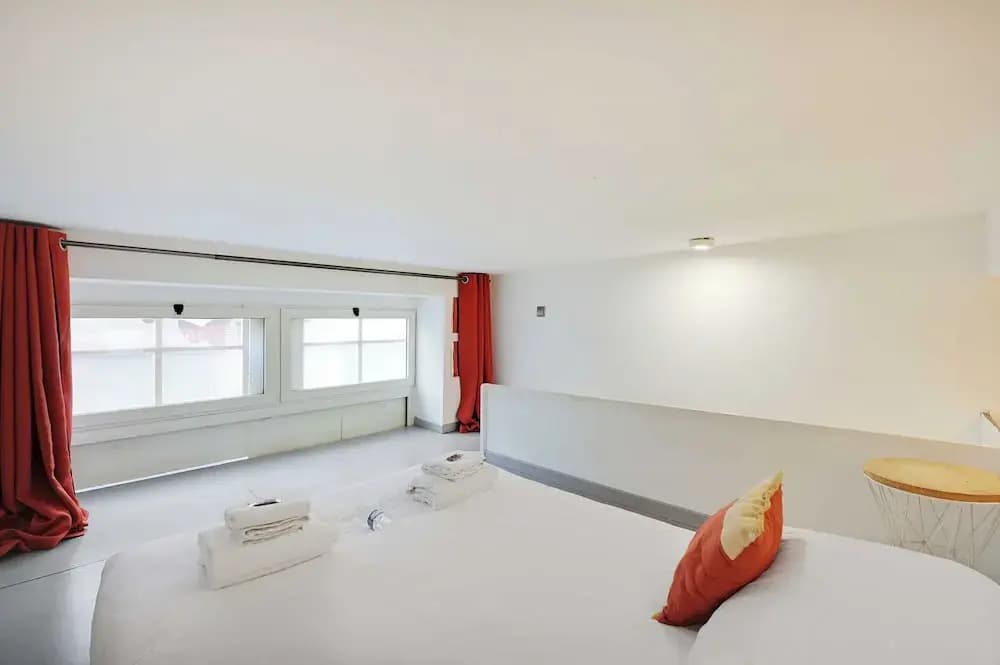 Charming Apartment -1br/4p - Gare District - photo 3