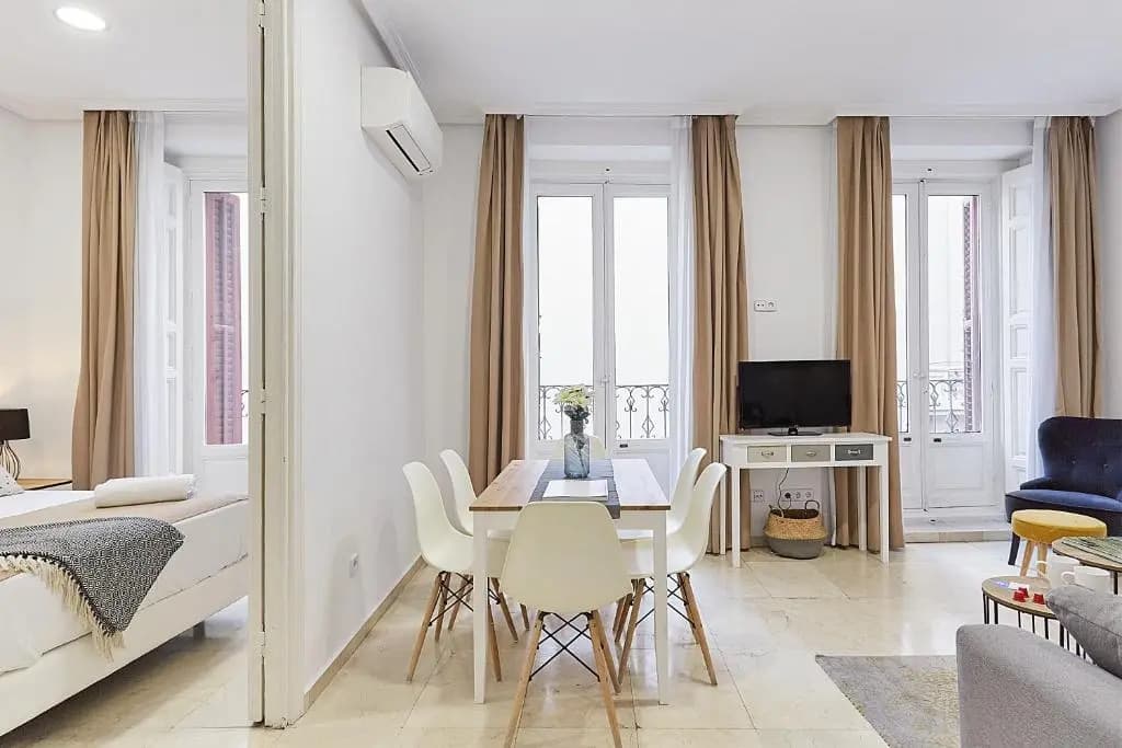 LEEWAYS APARTMENT VI in GRAN VÍA - photo 5