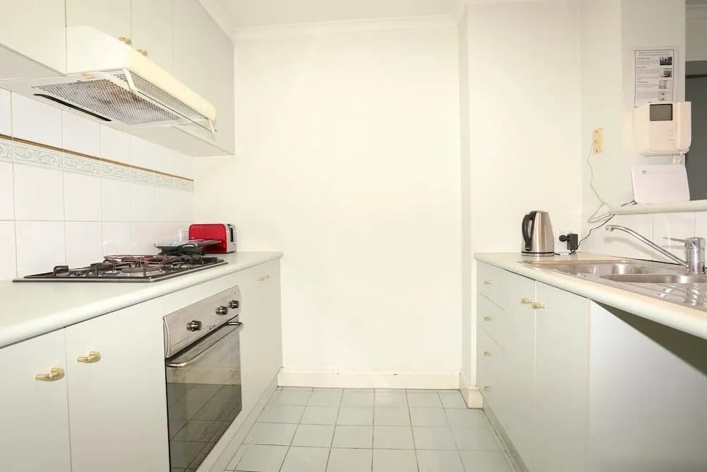 3 Bedrooms 2 Car Parks Carlton Garden Opposite - photo 11