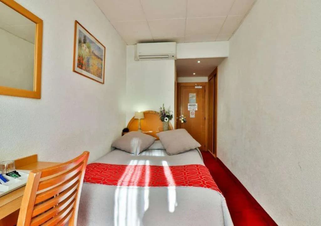 Hotel Oasis - photo 23