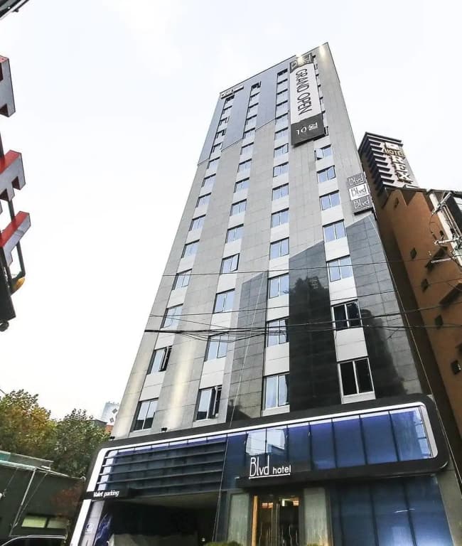 Blvd Hotel - photo 6