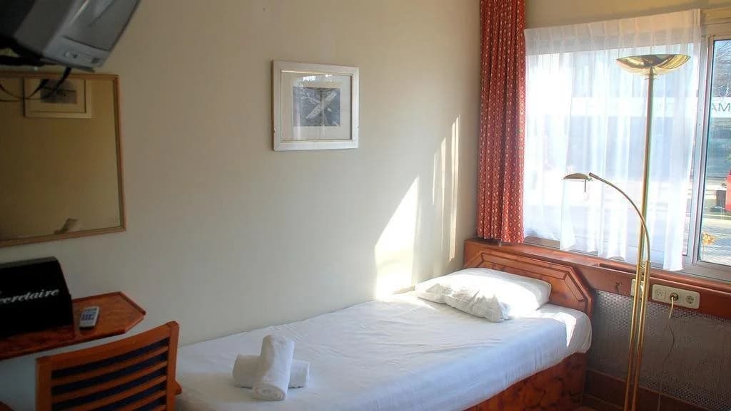 Hostel Bargain Toko - photo 5