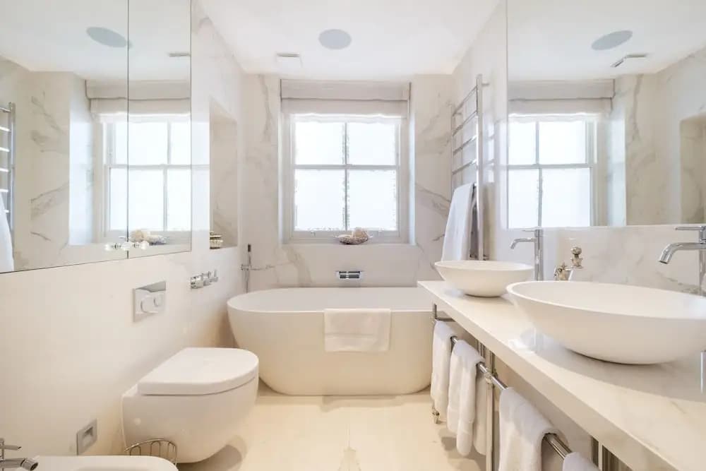 Luxury Home with 3 Bed 2 Bath in London - photo 5
