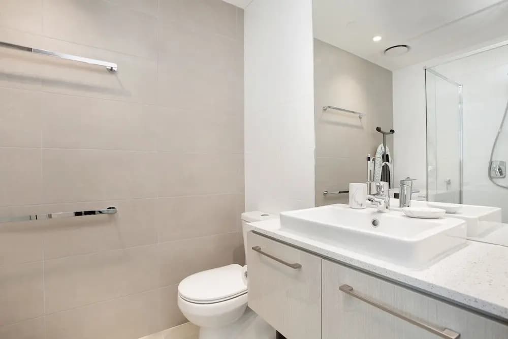 StayCentral on Lonsdale - photo 8