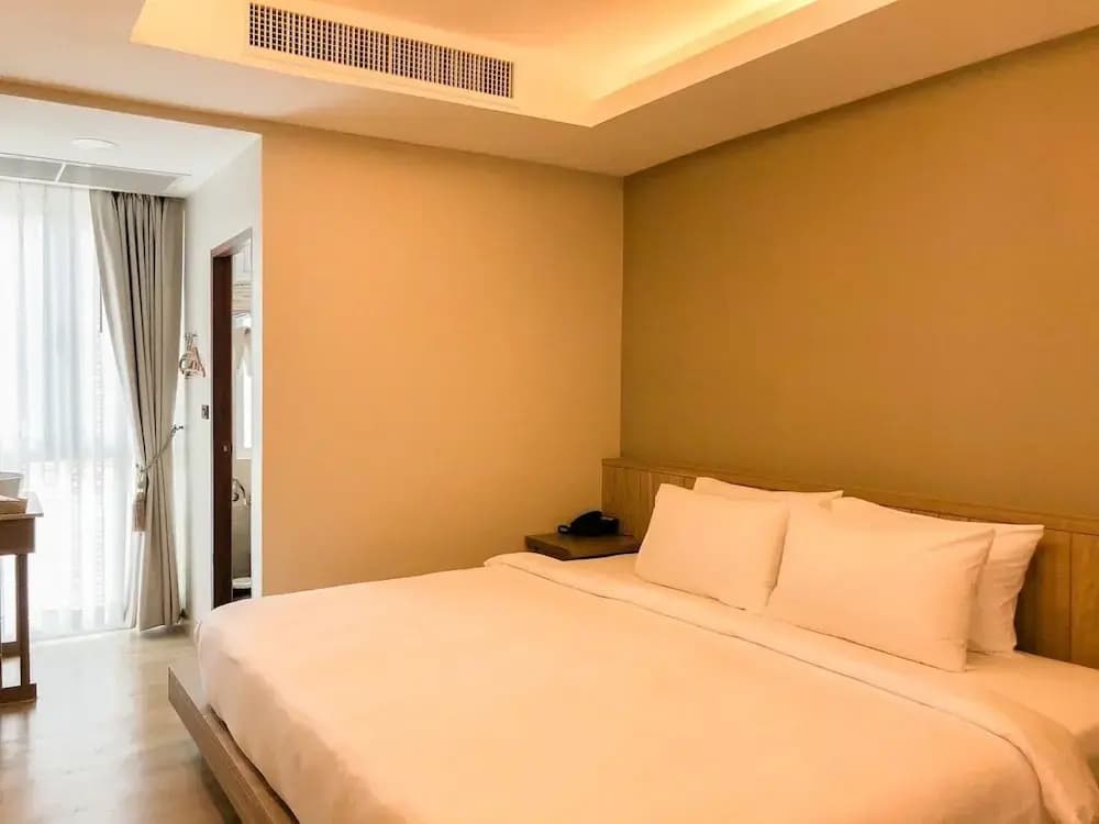 9 Resident - photo 5