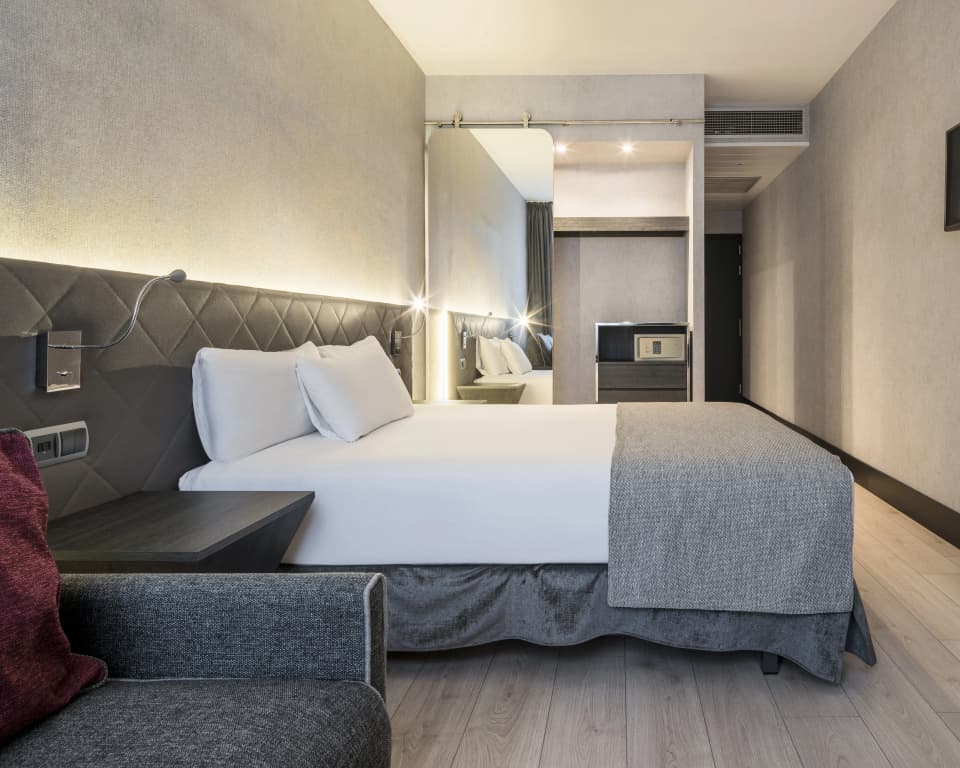 ILUNION Bel-Art Hotel - photo 4