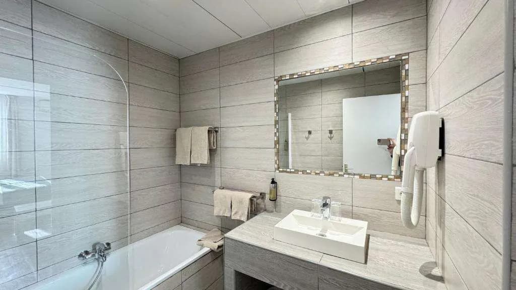 Hôtel Helvétique - photo 19