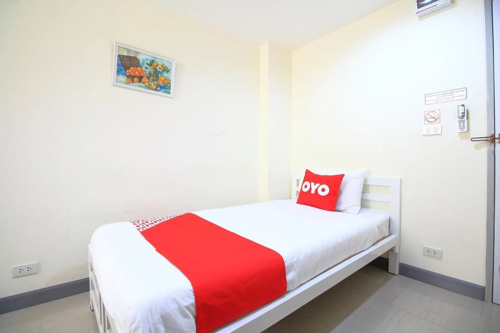 OYO 439 Bed and Bus Hotel - photo 3
