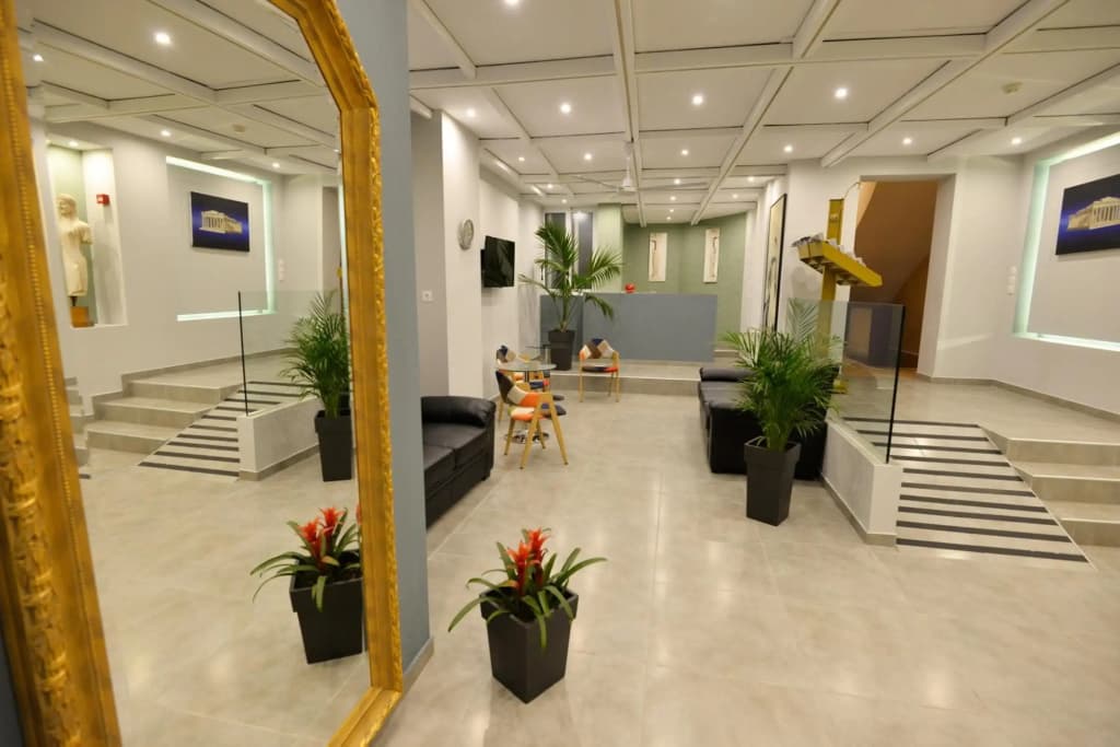 Byron Hotel - photo 2