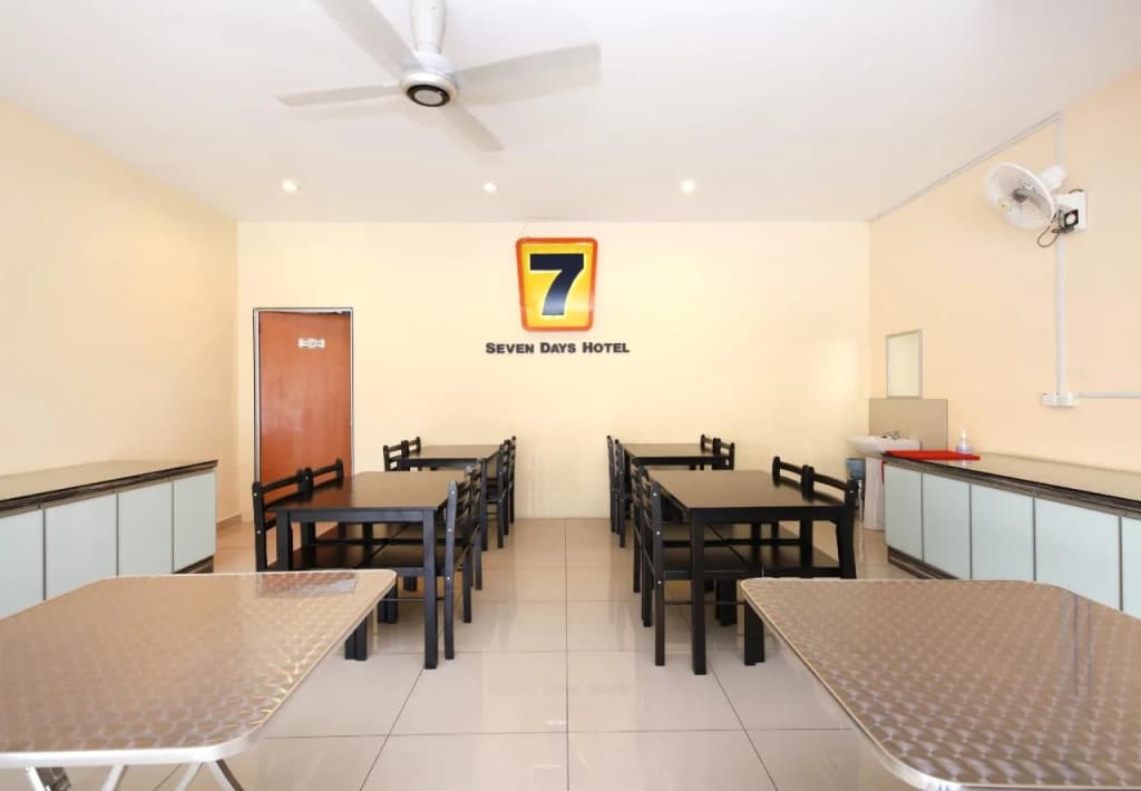 OYO 635 Seven Days Hotel - photo 15