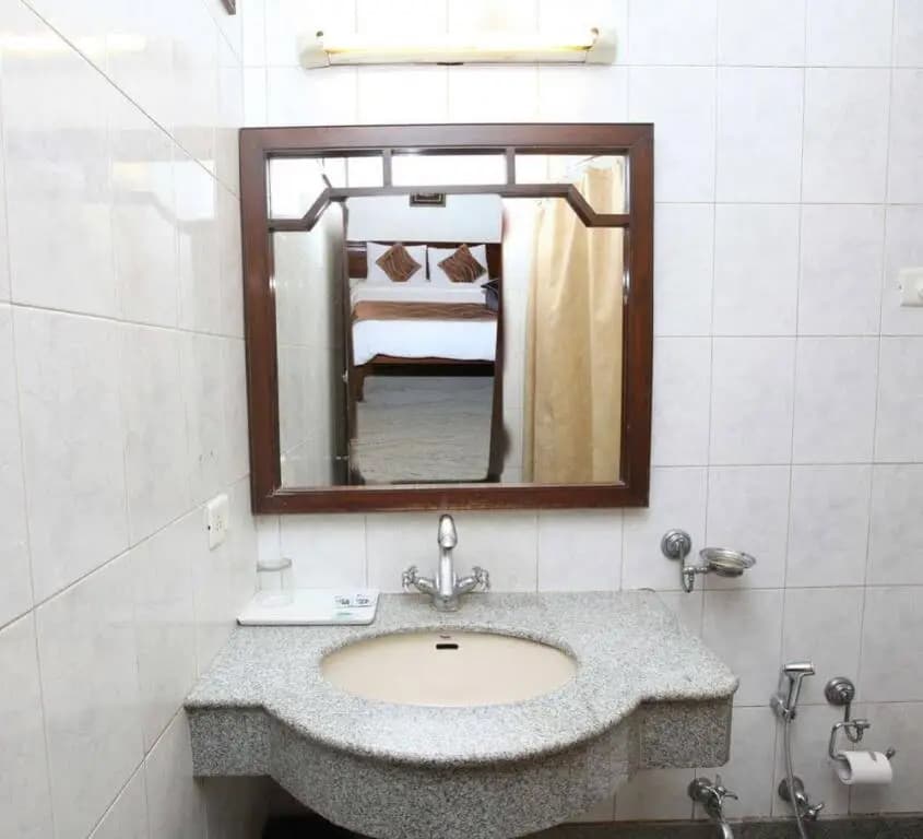OYO Rooms C R Park - photo 8
