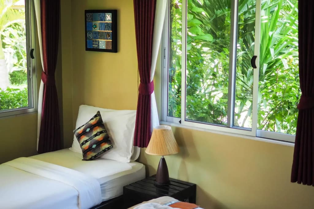Lanta Castaway Beach Resort - photo 3