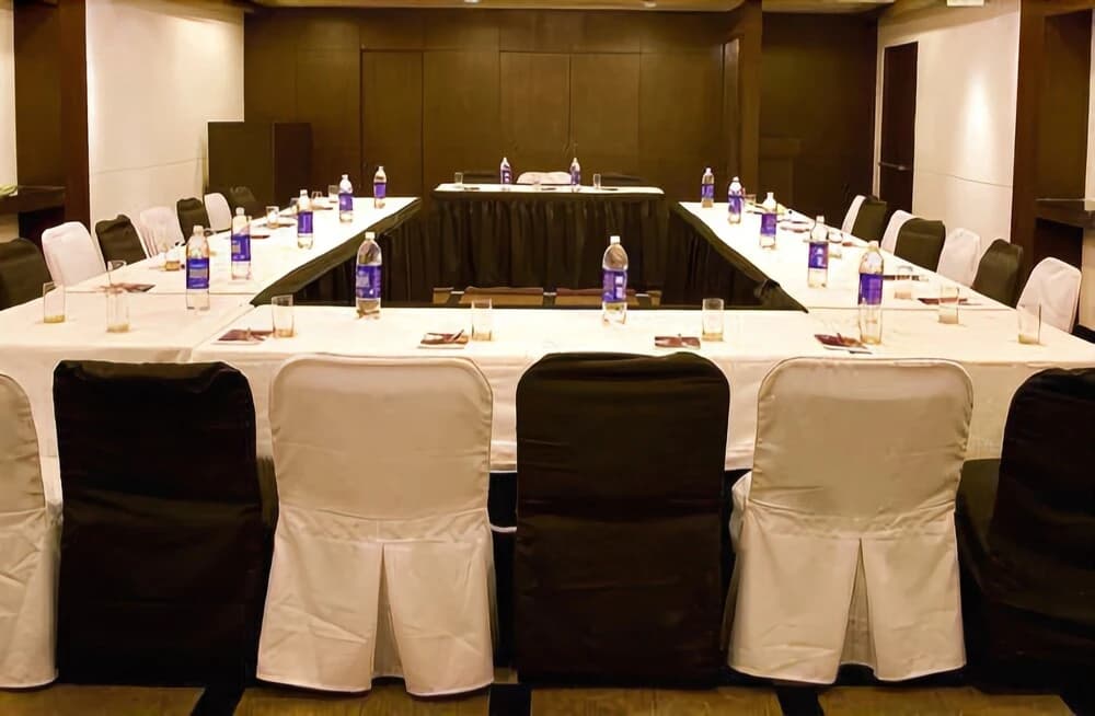 Broadway An Alivaa Collection Hotel - photo 14
