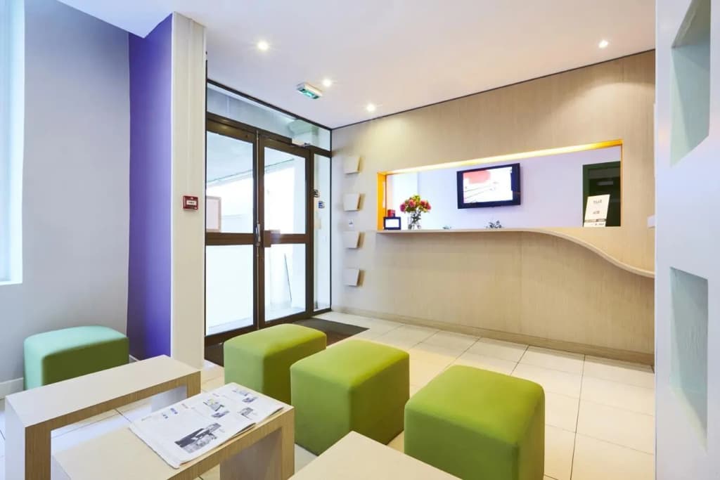 Hôtel Kyriad Paris 10 — Canal Saint Martin-République - photo 17