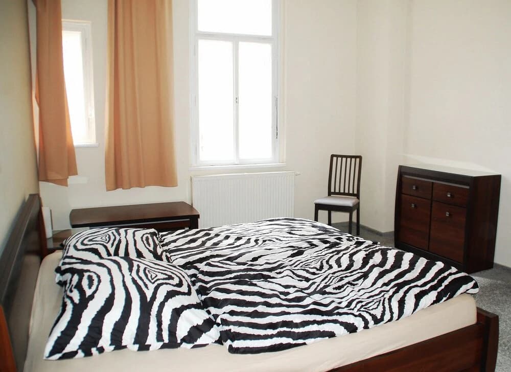 True Old Town Square Apartments - photo 2
