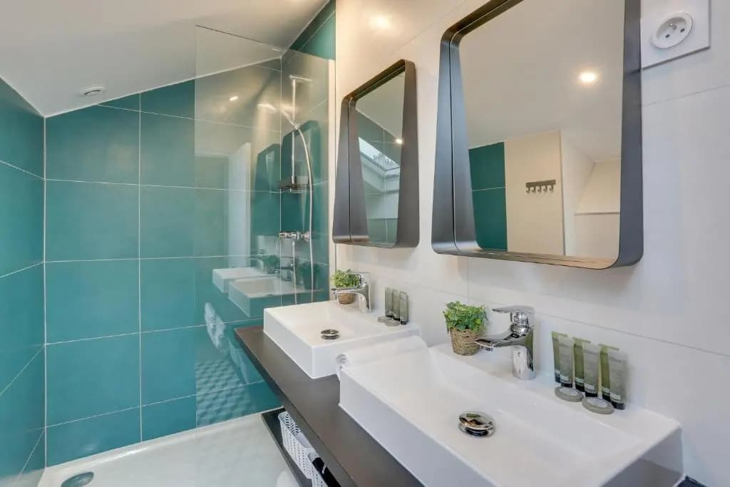 Bastille ChicSuites - photo 8