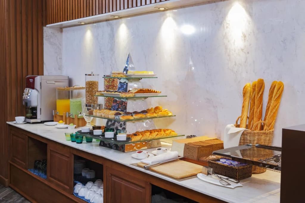 A&EM Saigon Hotel - photo 13