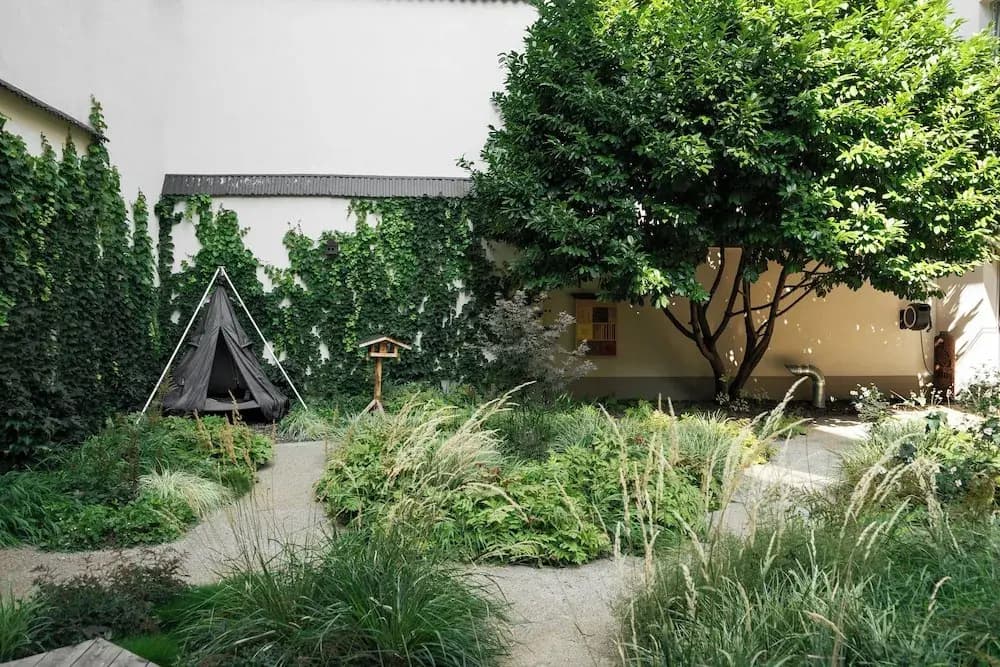Urban Jungle Apartments - photo 9