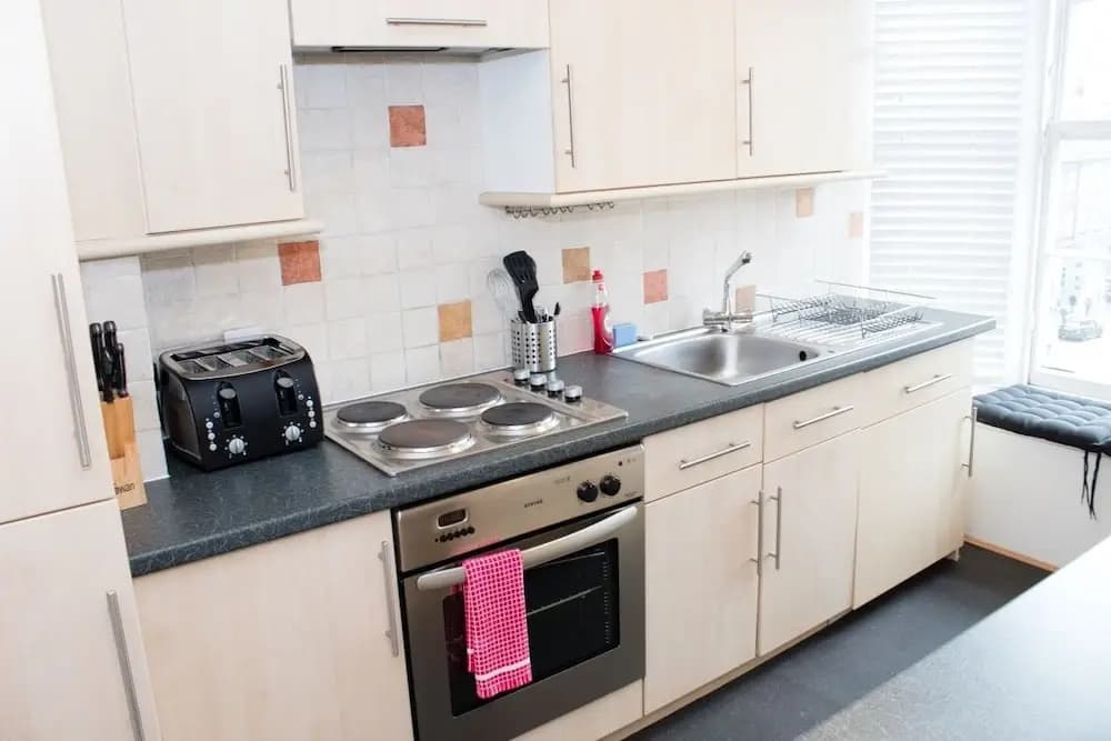 Castle View Apartments - photo 4