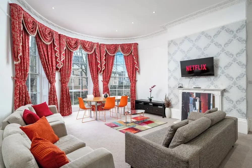 Elegant 2bed by 02 Arena, Airport with Fast Wi-Fi and Parking - photo 3