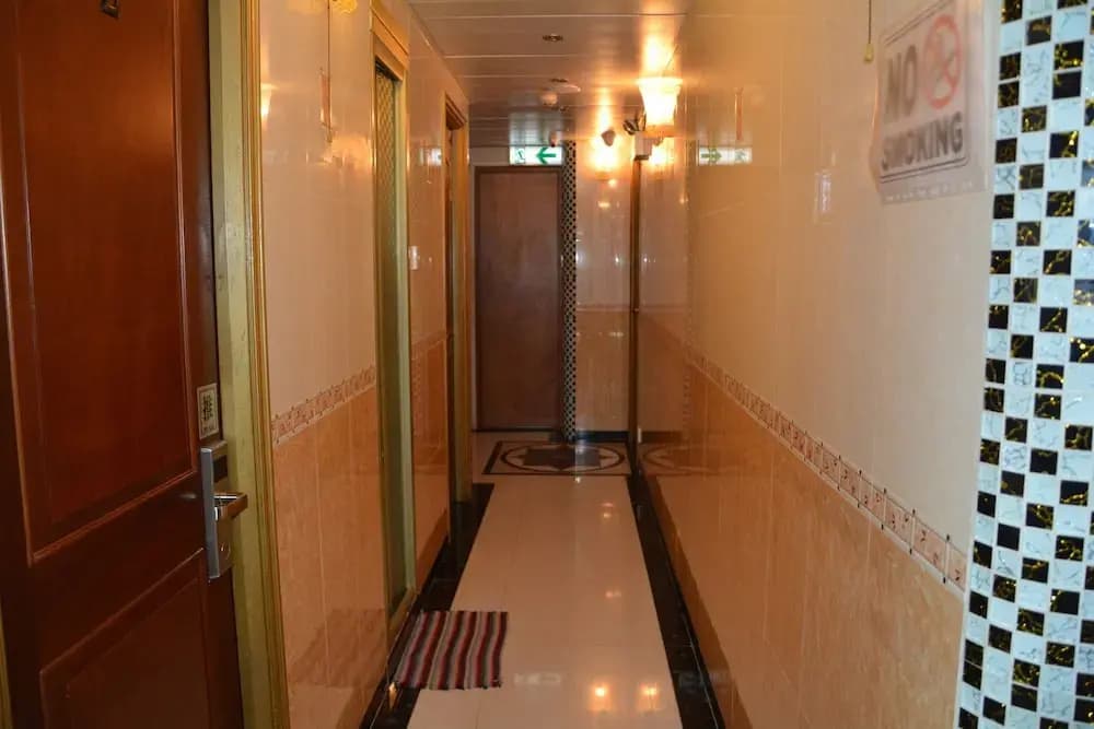 Everest Base Camp Hostel - photo 7