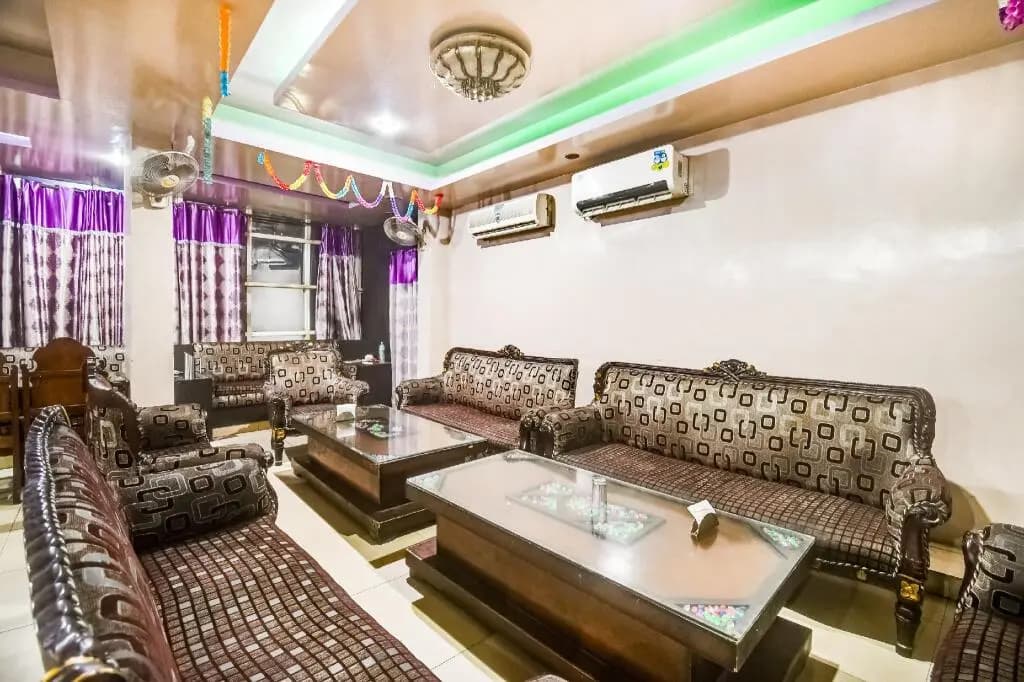 Hotel Mannat by OYO Rooms - photo 2