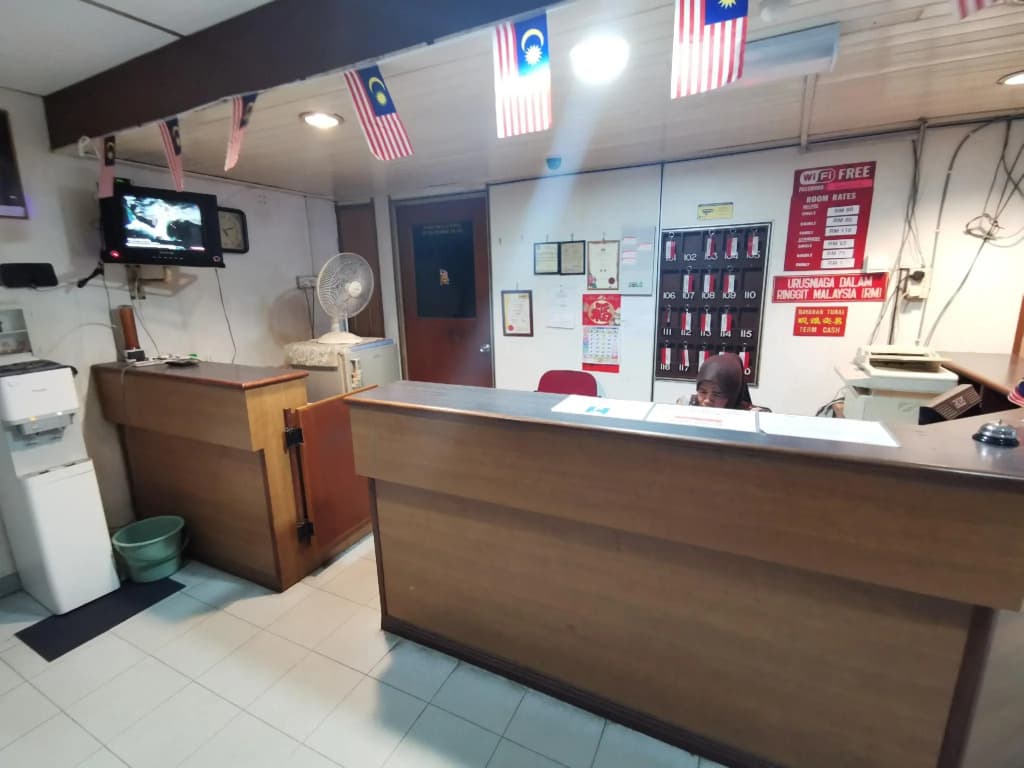 OYO 89817 Hotel Sura - photo 2