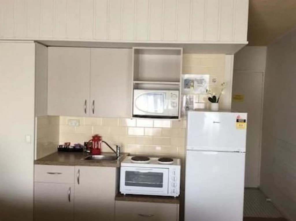 Beach Motor Inn - photo 12