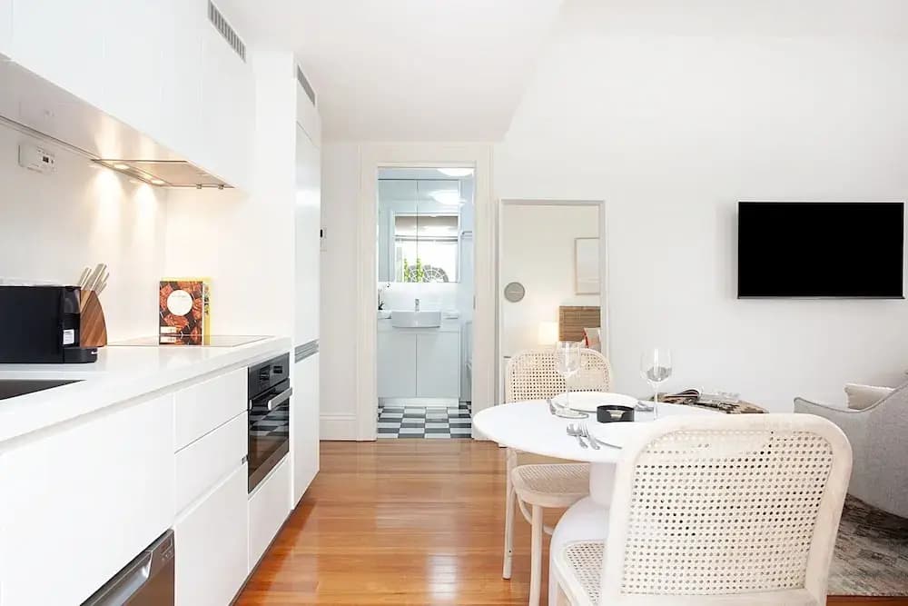 Modern and Cosy Inner West Apartment - photo 15