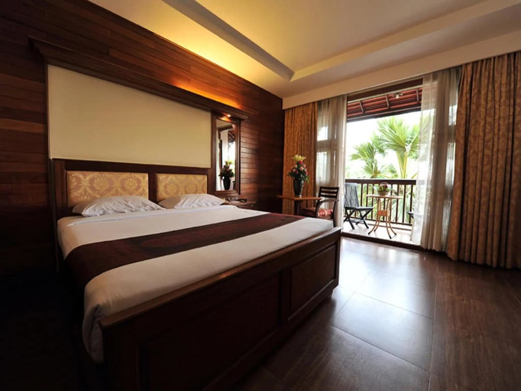 City River Hotel - photo 6