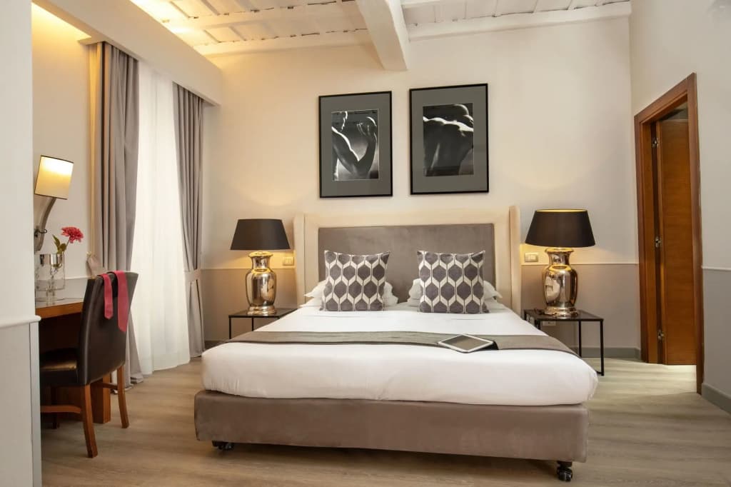 Condotti Palace - photo 2